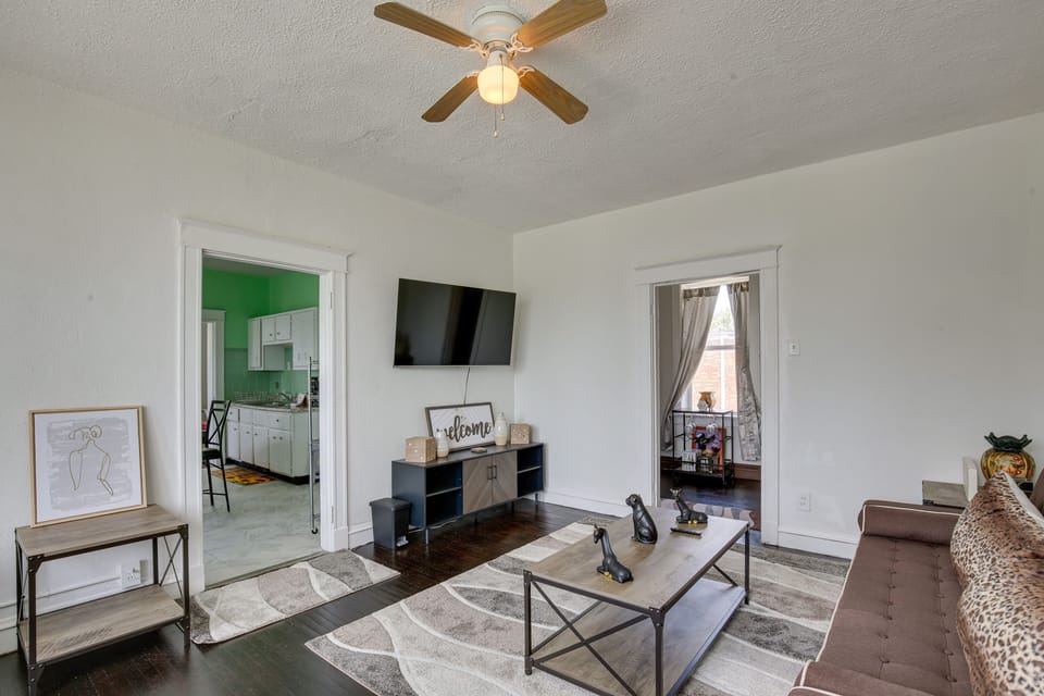 Living Room | Full Futon | Free WiFi | Smart TV