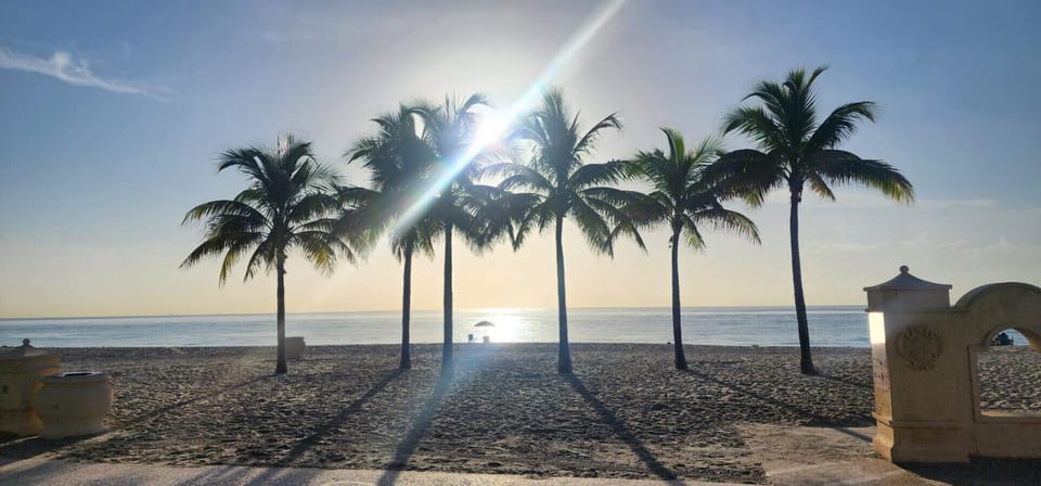 Hollywood Beach Just 3 miles away or 10 mins by car