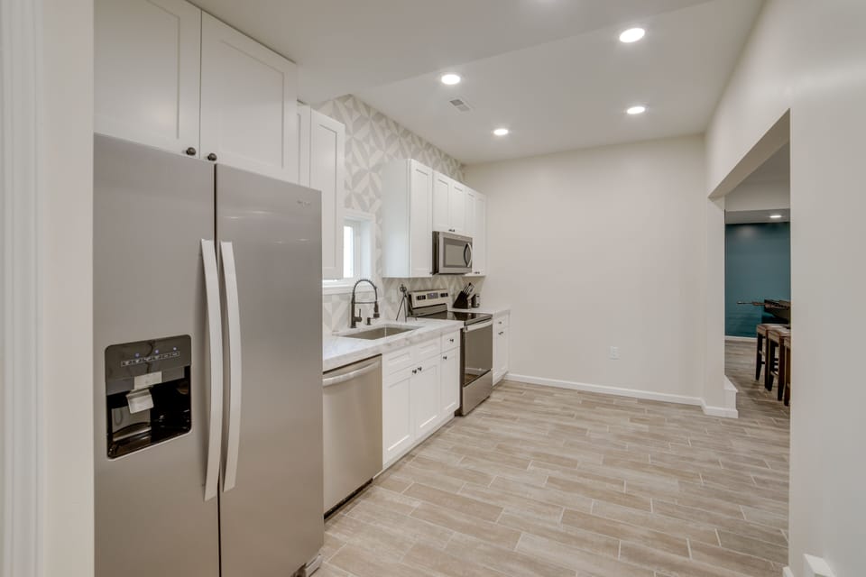 Kitchen | Equipped w/ Cooking Basics