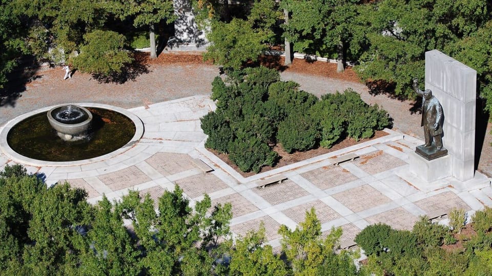 Pause by peaceful gardens and enjoy a quiet midday reset.