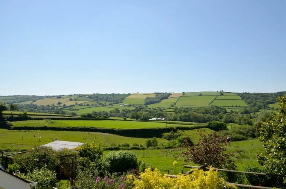 Lower Court Cottage Countryside View