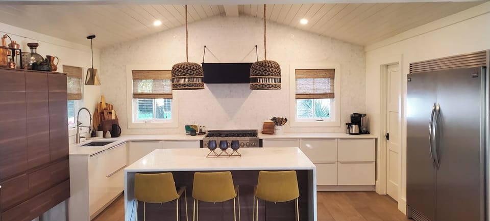 Large Kitchen for cooking with family and friends 