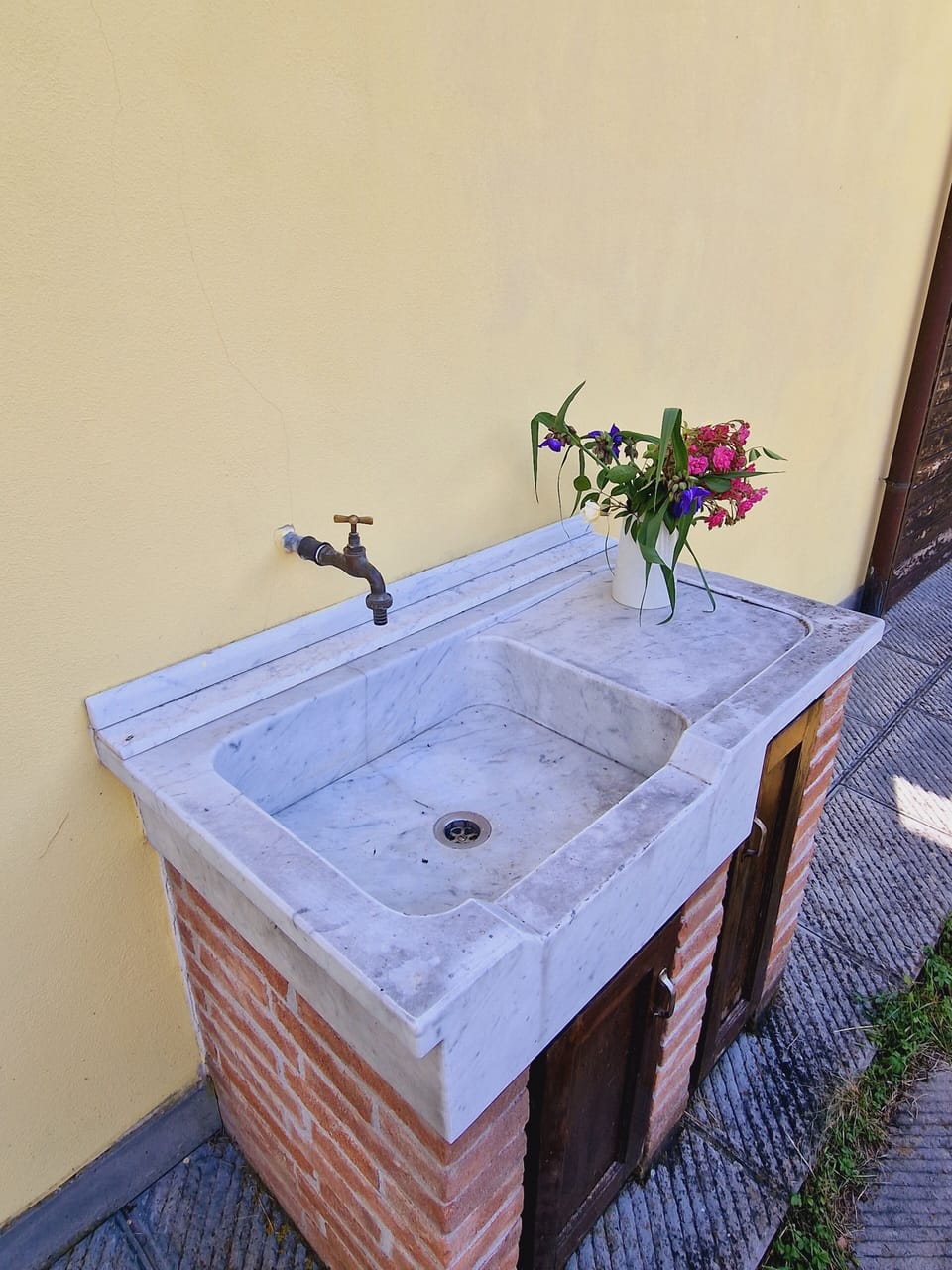 outdoor sink