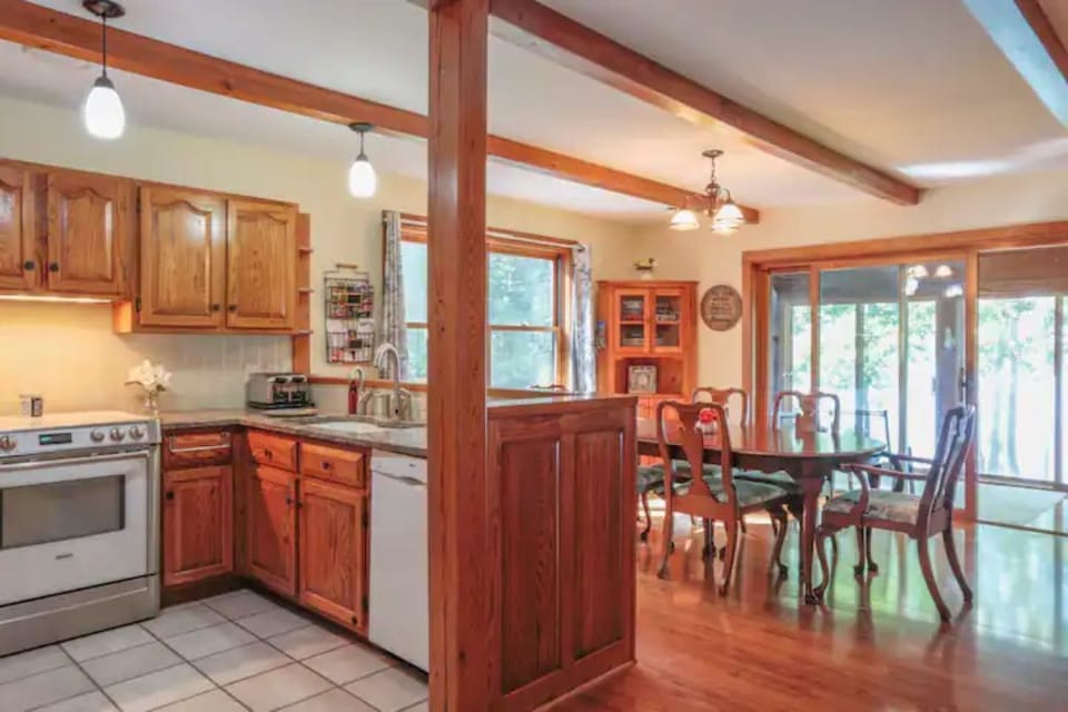 Kitchen and dining room 