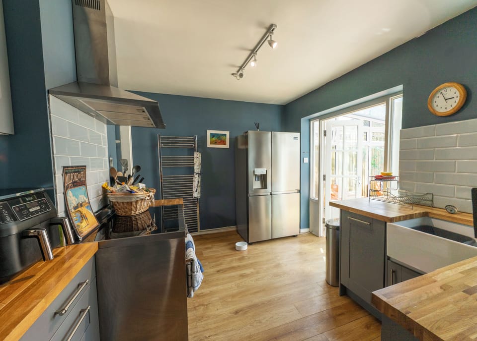 Who doesn't want an American fridge freezer with ice maker?