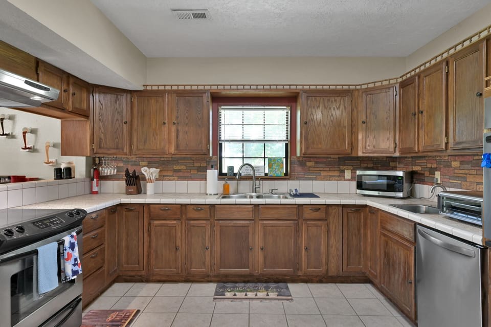 Tons of space to cook!