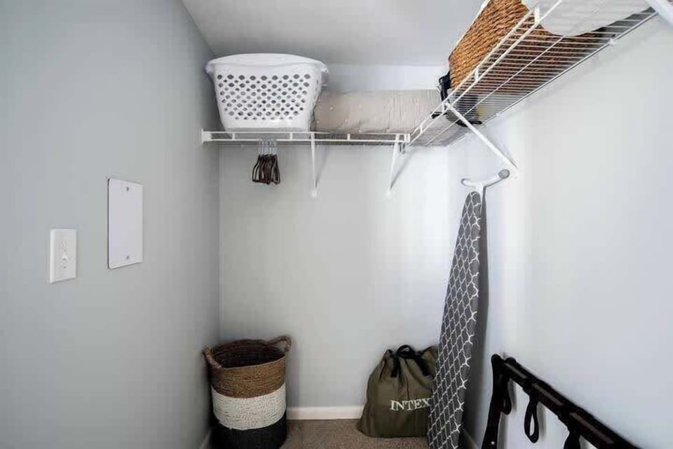 Unit 1 - Closet