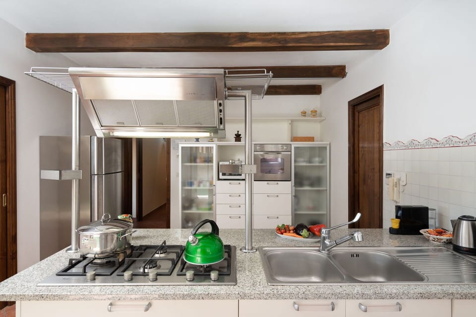Amenities, Autumn, Kitchen, Room Detail, Spring, Summer