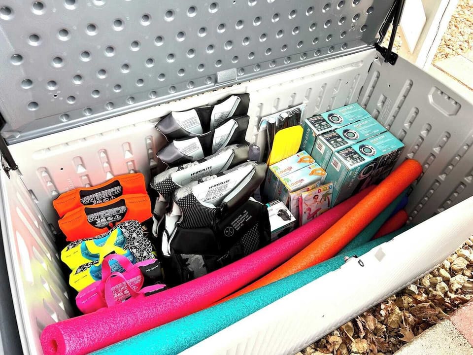 Life jackets, noodles, swim floaties and a pump all provided so you can enjoy your time at the lake.