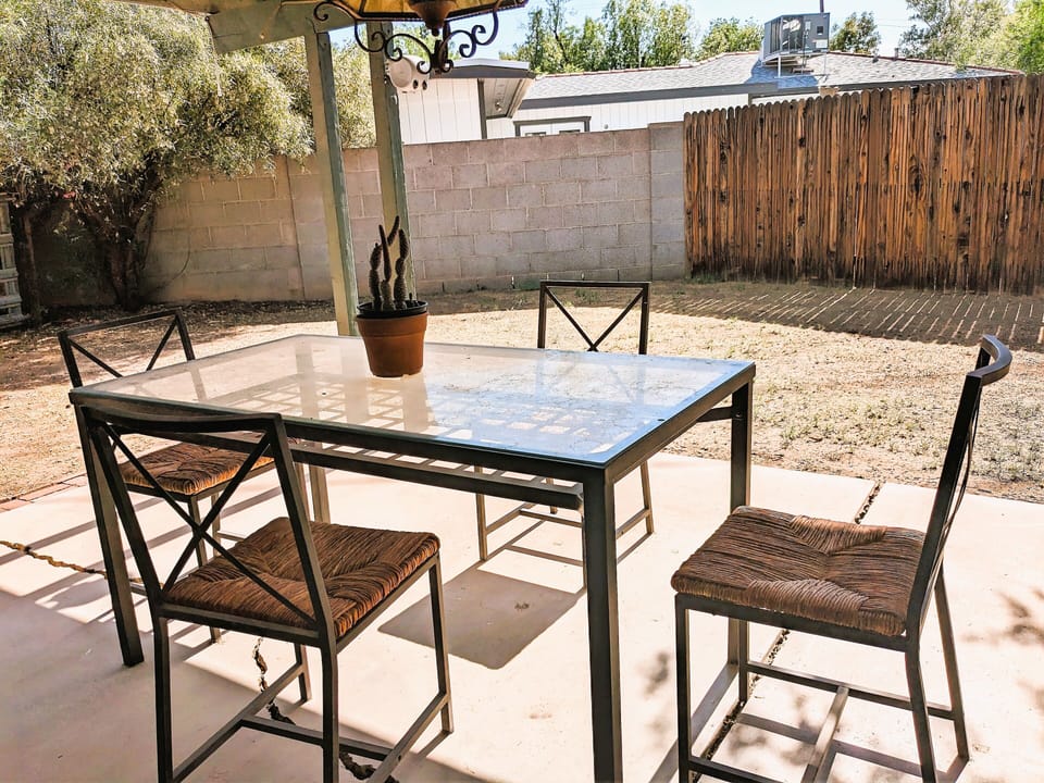 Outdoor dining