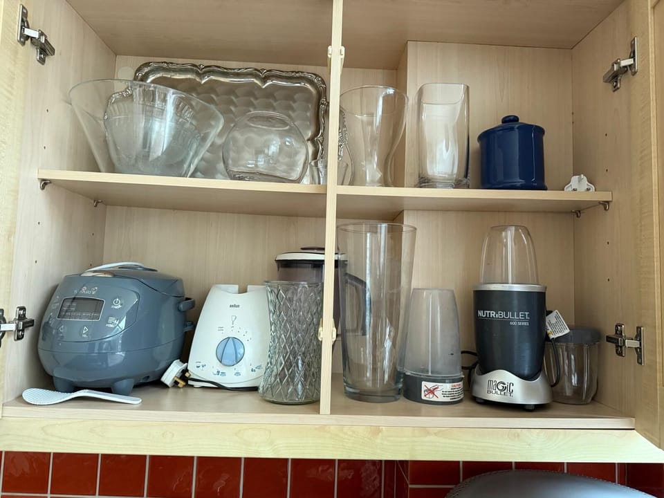 Kitchen amenities