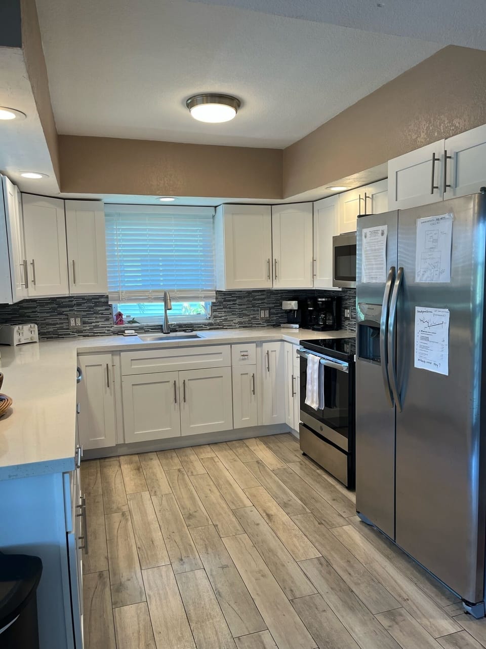 Modern kitchen.