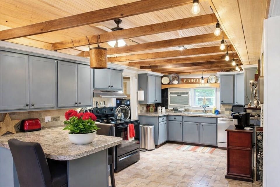 Rooster's Roost of Bells Cove (1820)