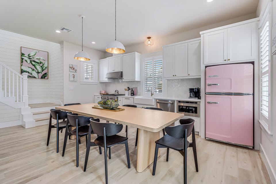 Kitchen & Dining, 1st Floor