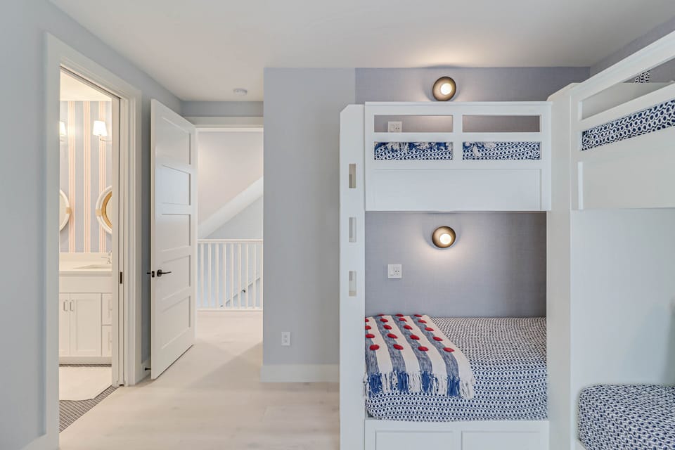 Bunk Room with Shared Bathroom, 2nd Floor