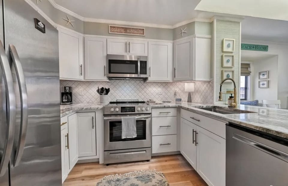 fully renovated and equipped kitchen