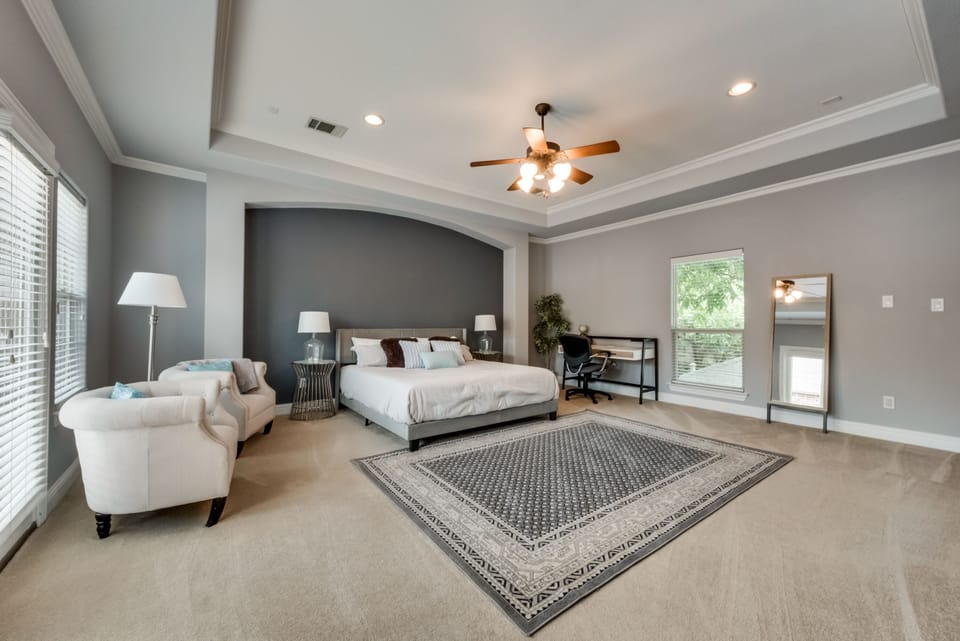 Oversized upstairs primary suite (bedroom #4).