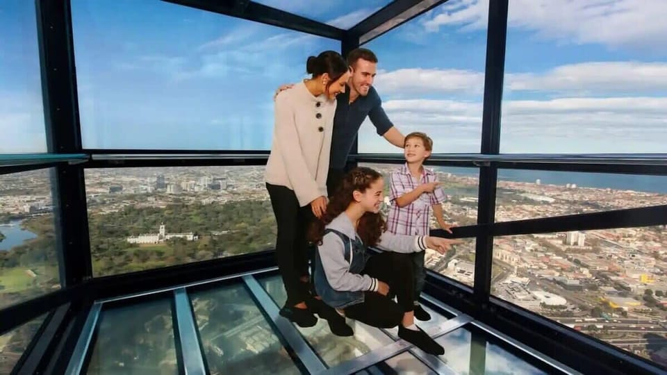 A 25 min tram ride to Eureka Skydeck.