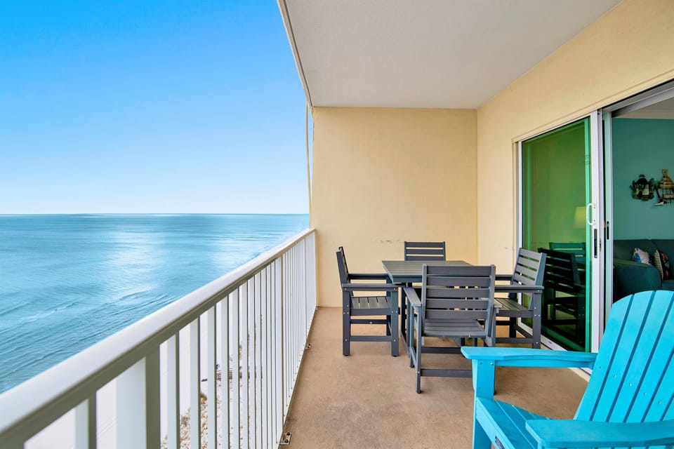Balcony with a great direct Gulf view