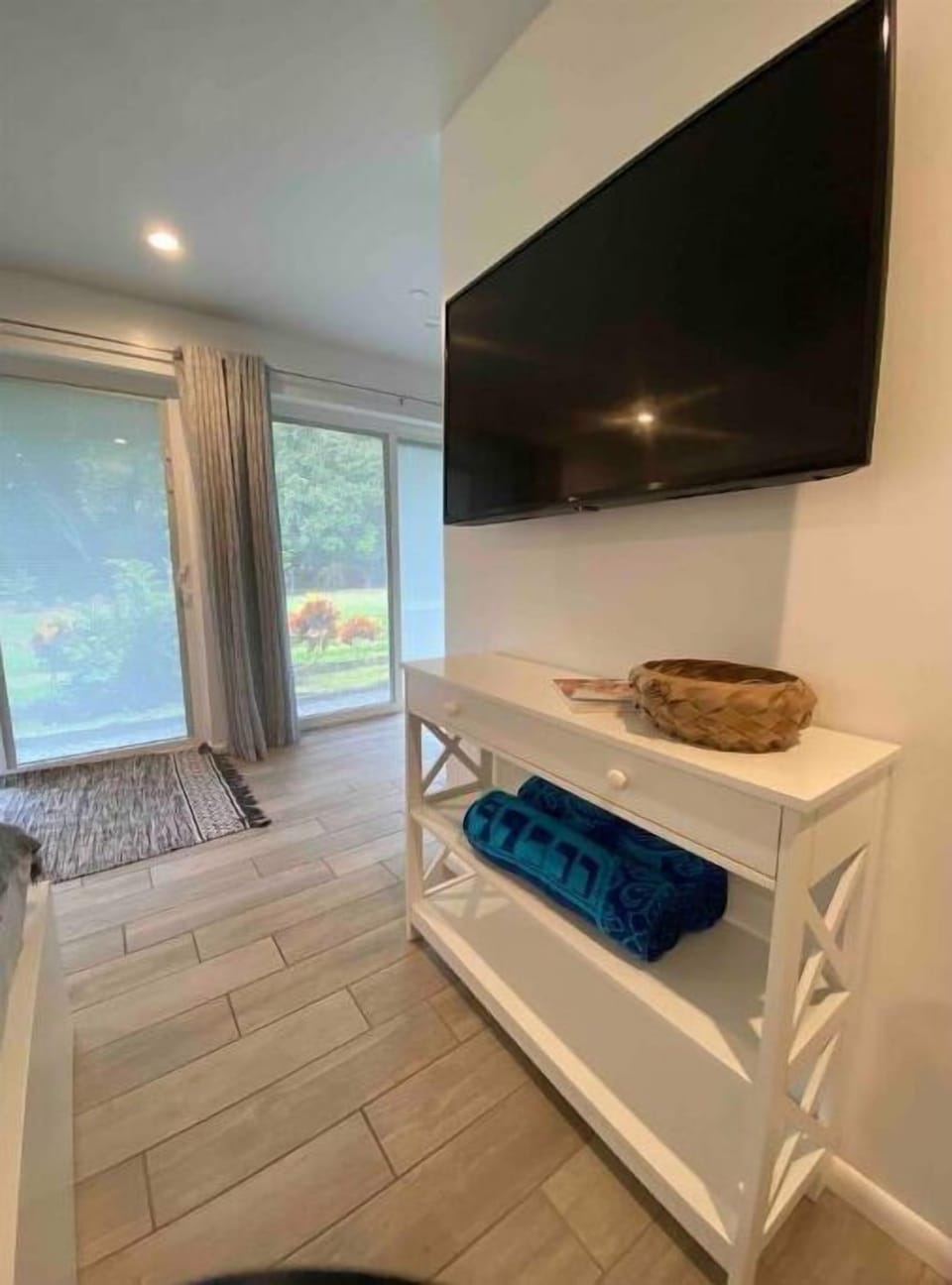 Smart TV for you to connect with your own stream channels.