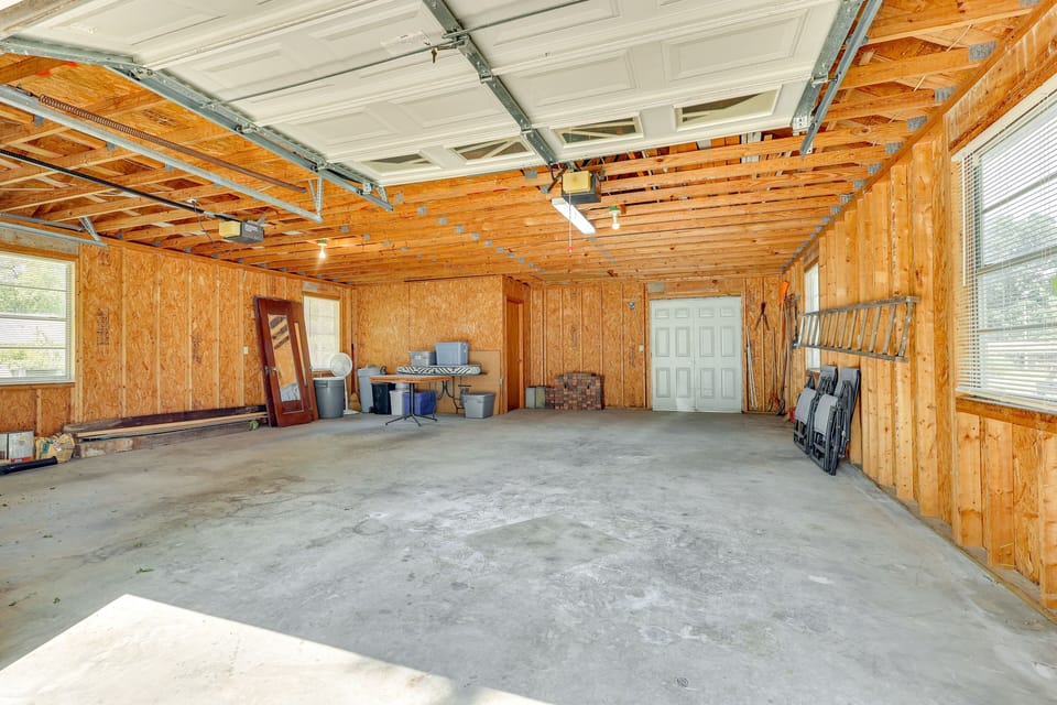 Garage | Parking for 1 Vehicle