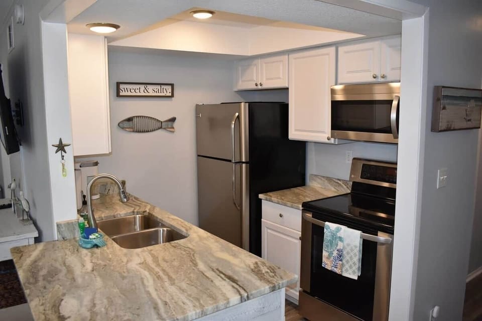 Fully equipped kitchen with everything you need