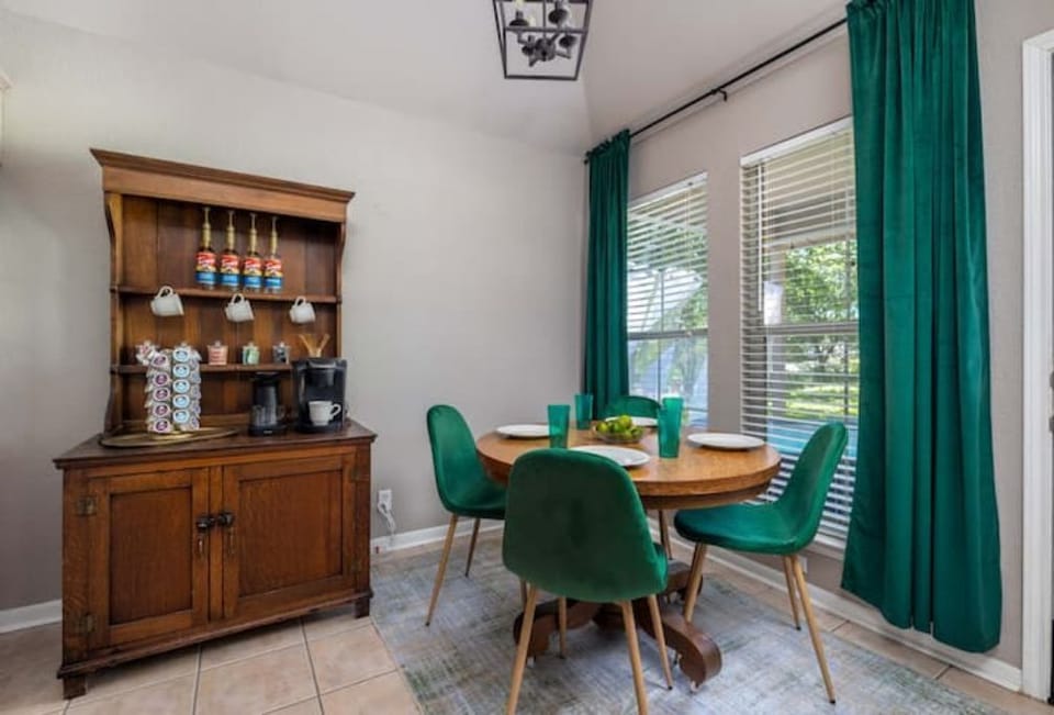 Breakfast Nook