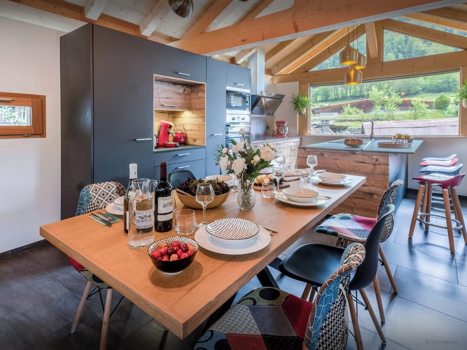 Dining/kitchen