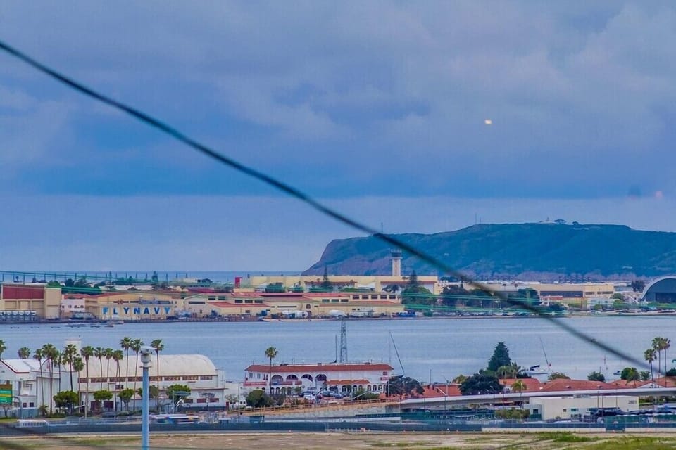 Even from the living room, you are treated to stunning bay and city views.