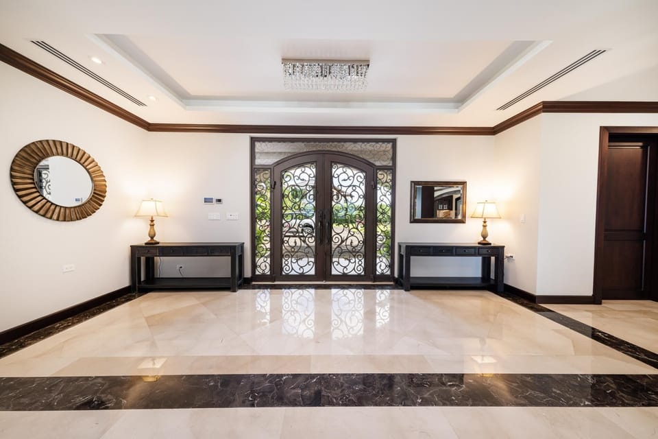 Luxury Beachfront Villa on Golf Course with Housekeeper included (Casa Serena) (988)