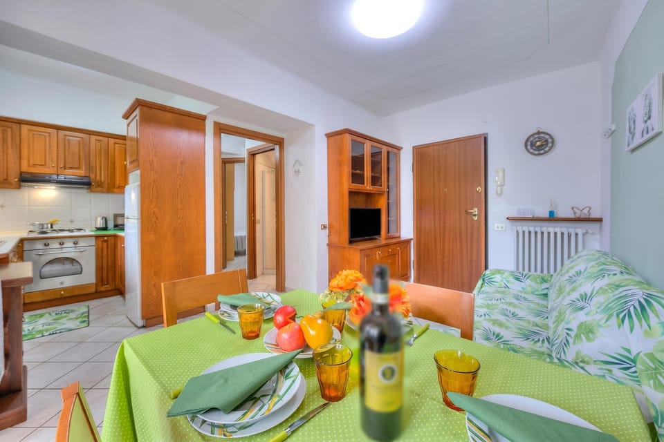 Kitchen and dining area