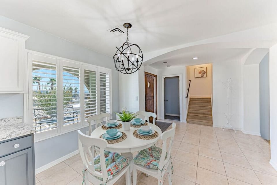 Kitchen table (sits 4)