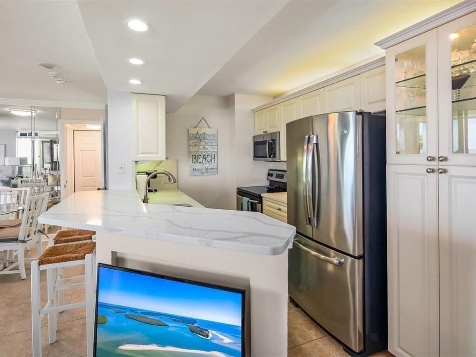 Kitchen with expansive Island Bar