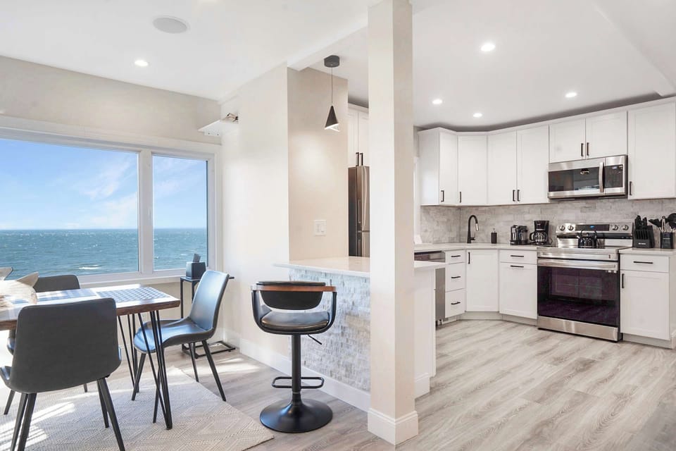 Inviting atmosphere from the dining and kitchen area