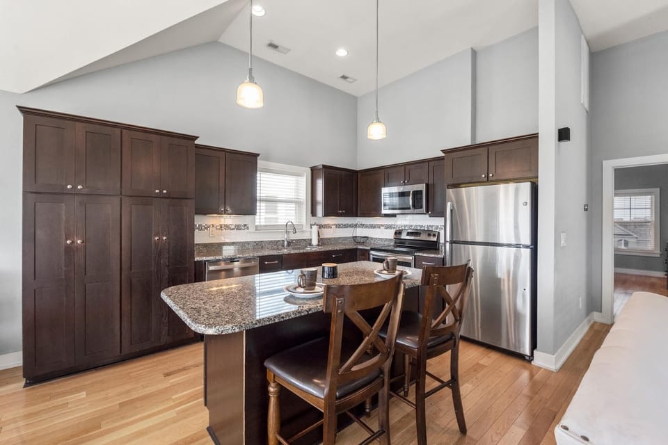 SAND3: Lah De Dah | Top Level Kitchen