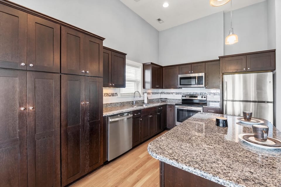 SAND3: Lah De Dah | Top Level Kitchen