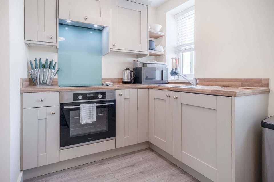 Myrtle - 1 Bedroom Apartment - Saundersfoot (22542)