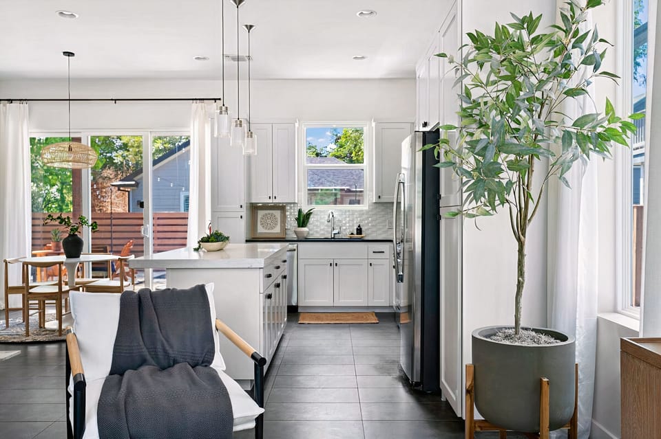 (Main floor) kitchen