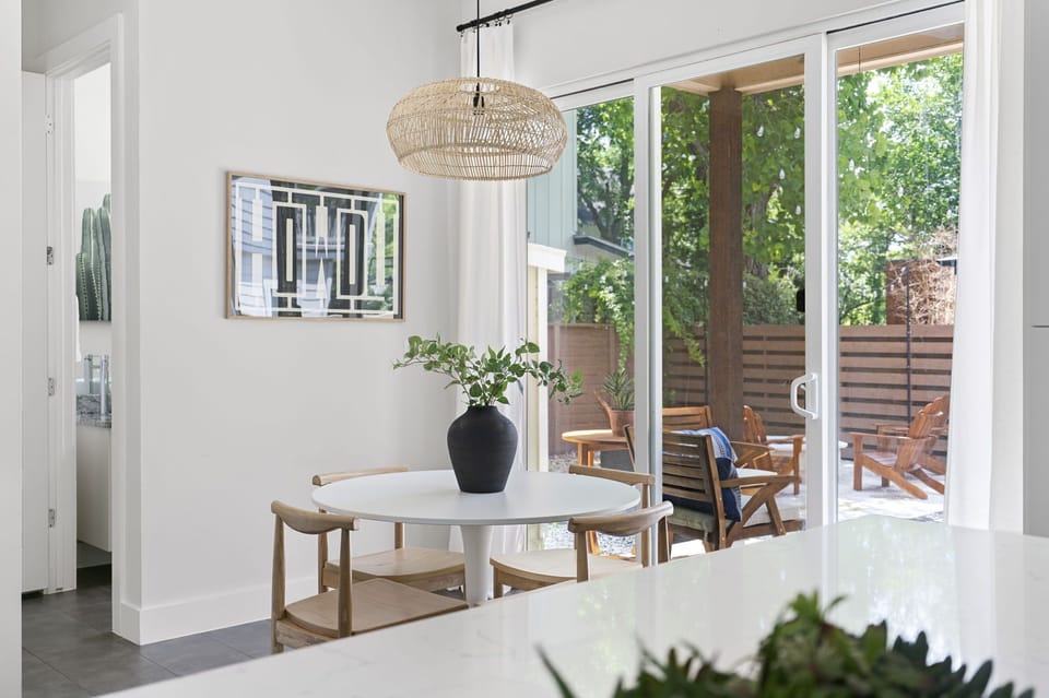 (Main floor) dining table