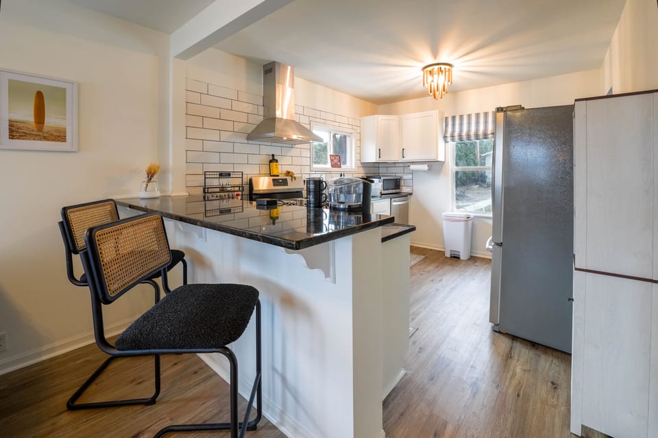 Cotttage A Kitchen and Counter Stools
