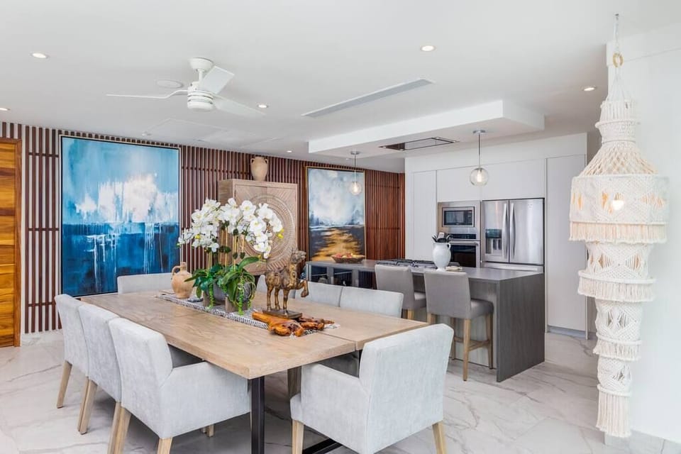 Interior Dining Room

Virtual tour:
https://www.3d.casa/indah-5d