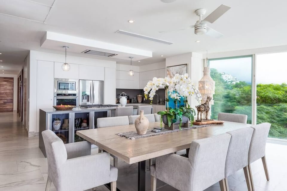 Interior Dinning Room
Fully Equipped Modern Kitchen
Breakfast Island

Virtual tour:
https://www.3d.casa/indah-5d