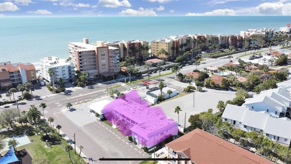 Park Vue Condos across from the beach and a public park. Perfect location!