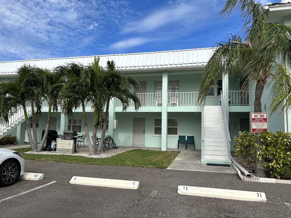 Park Vue Condos
Freshly painted 
Only 12 units total
1 assigned parking space