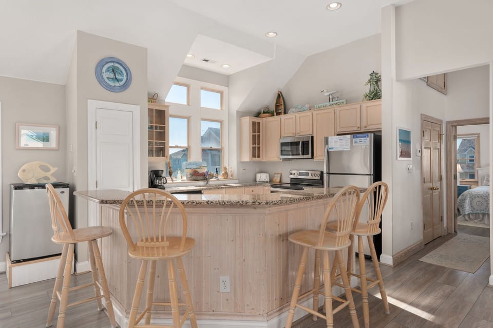 SV26: Seven Sisters 26 | TL Kitchen Area - Island Seating for 4