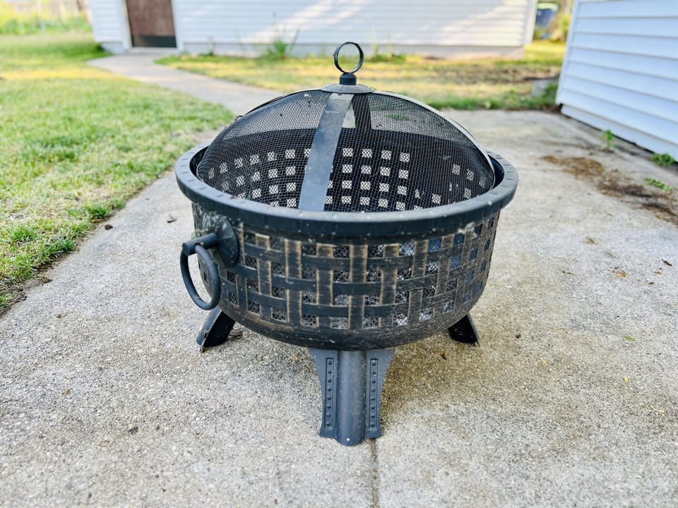 Fire pit - wood included!