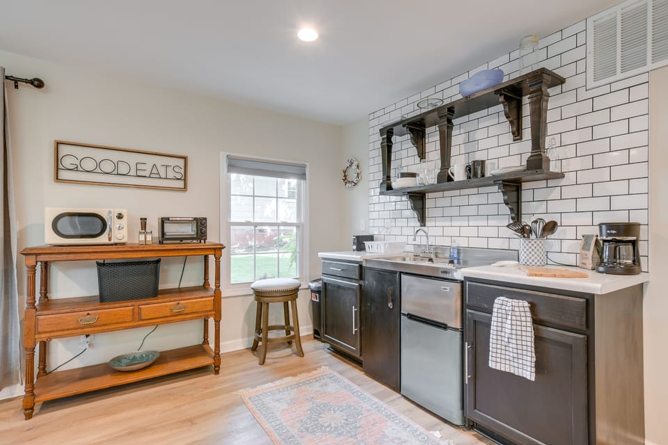 Kitchen | Cooking Basics | Trash Bags & Paper Towels