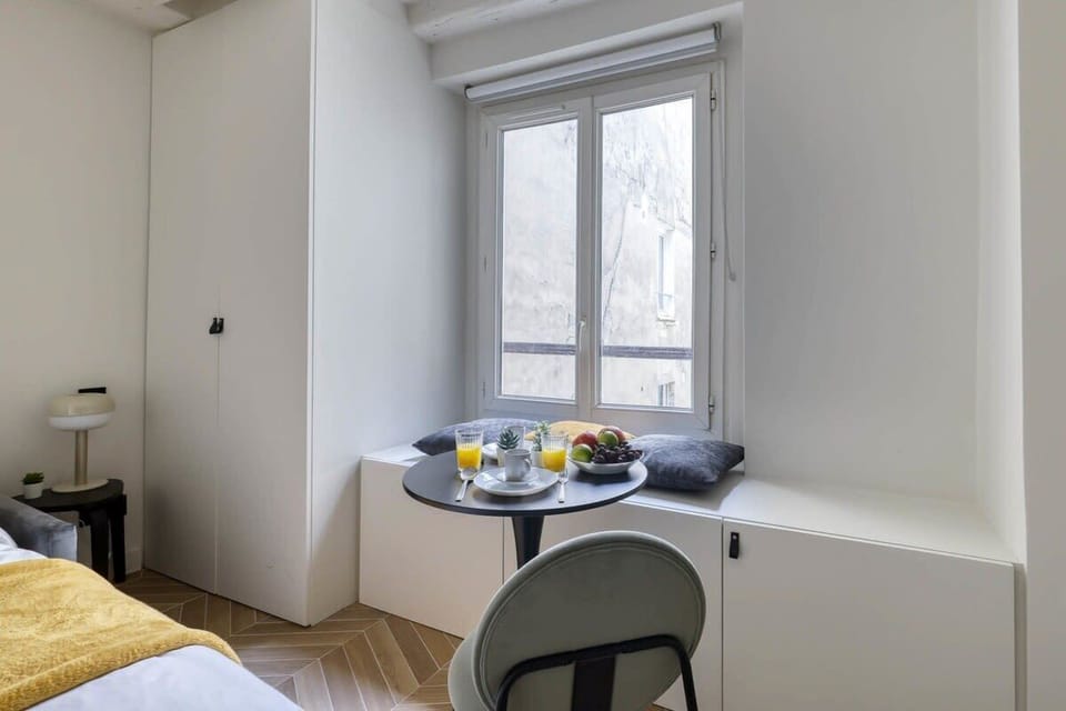 Living Room - Dining table