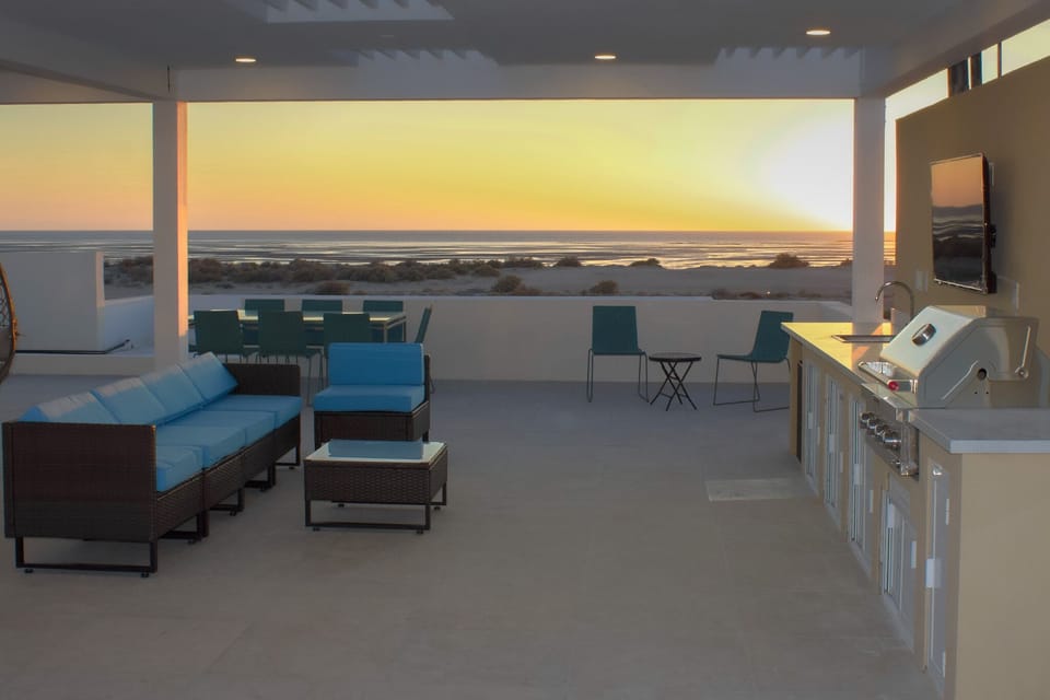 TV and Grill on the roof deck 