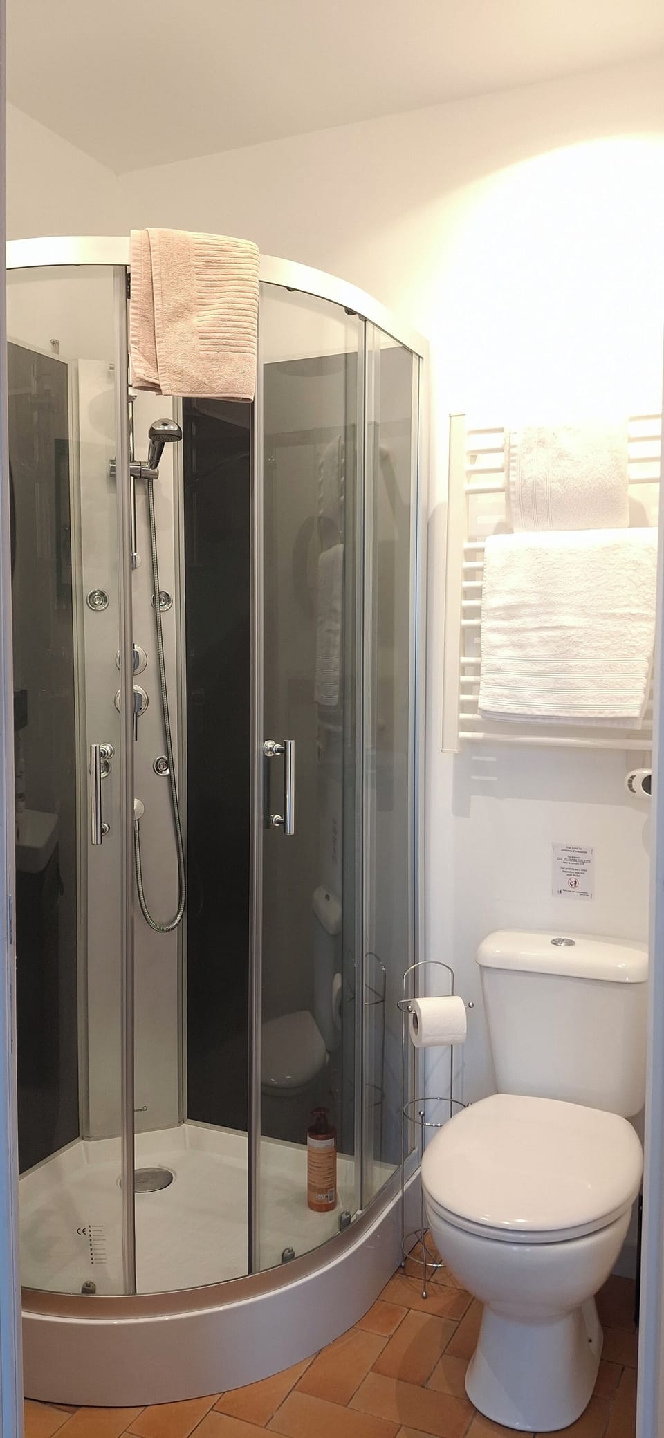 Bedroom 4 ensuite (2)